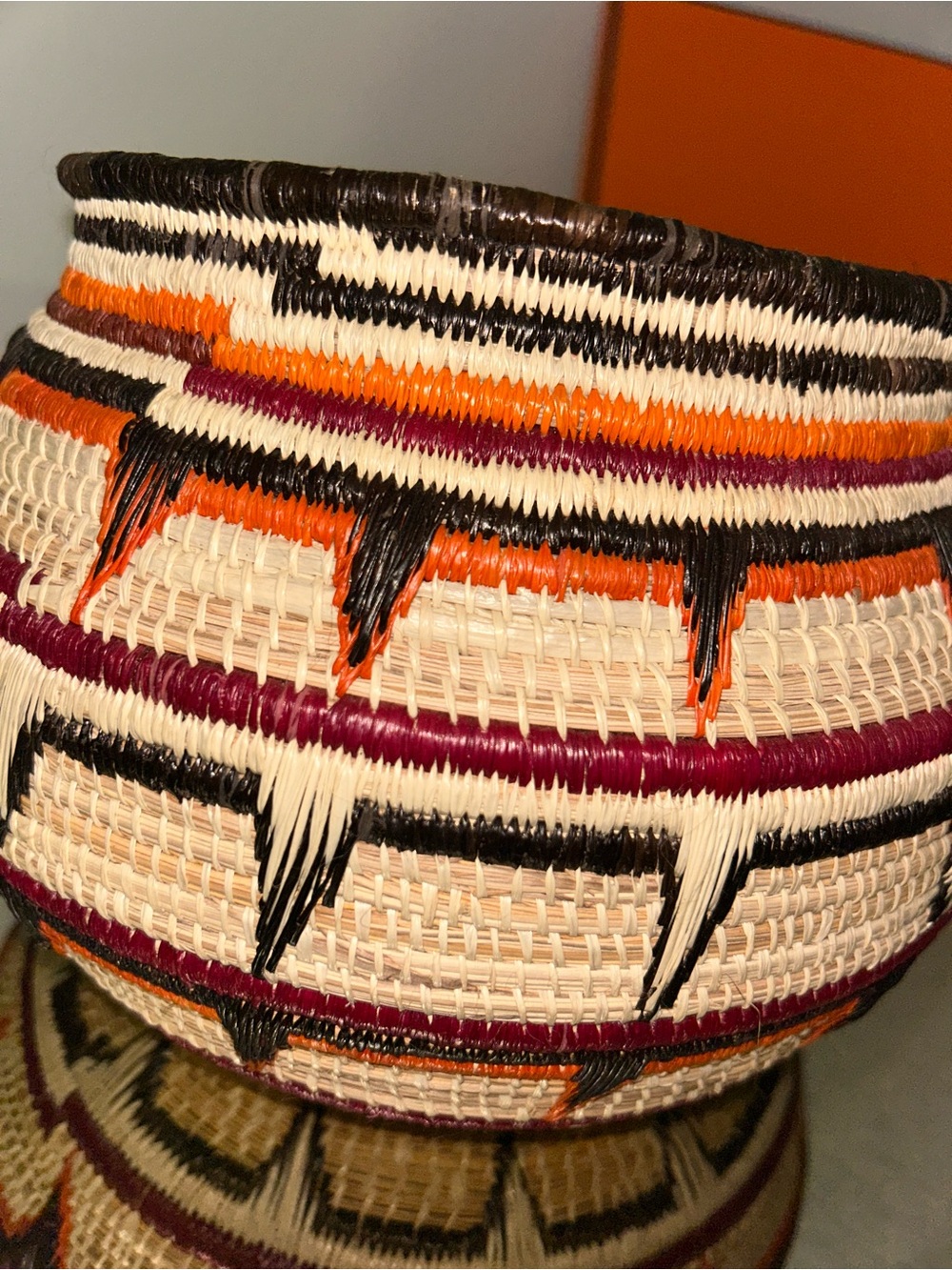 Embera polychrome geometric handwoven basket from Darien Rainforest in Panama - Picture 5 of 7